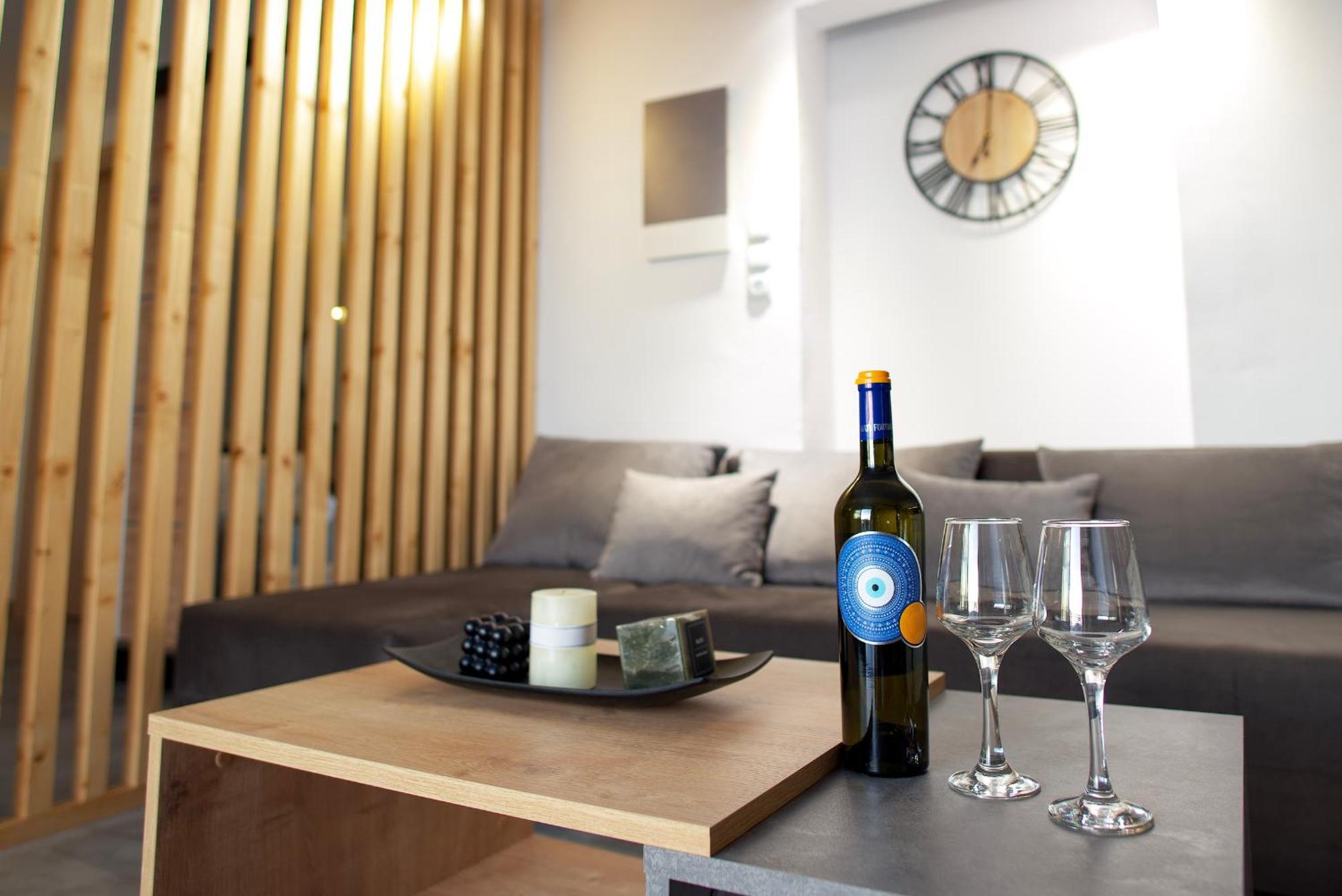 Kiriakos Apartment Каламата Екстериор снимка
