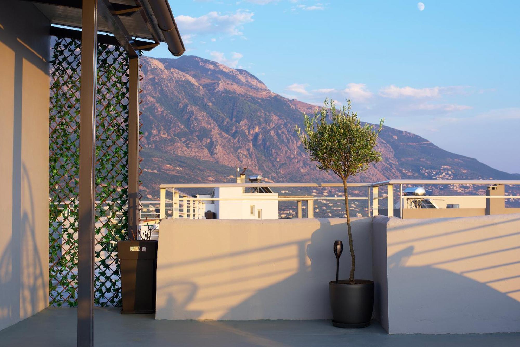 Kiriakos Apartment Каламата Екстериор снимка